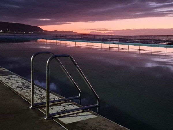 woonona rock pool opening hours