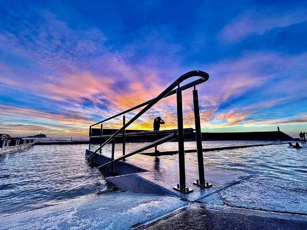how big are Newcastle ocean baths